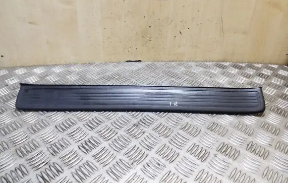 Honda CR-V Front sill trim cover 84202SWAA012M1