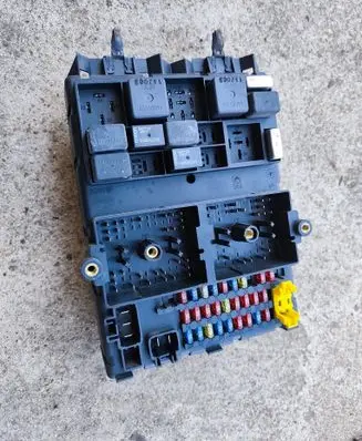 Jeep Grand Cherokee (WJ) Fuse module 56038406AM