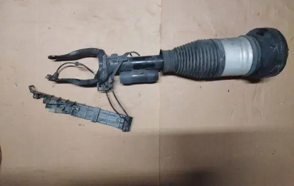 Mercedes-Benz GLE W167 Front shock absorber/damper A1673203504