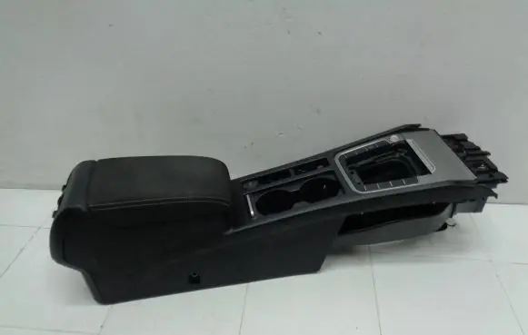 Volkswagen PASSAT B8 Center console 3G1863241C