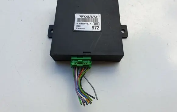 Volvo S40, V40 Door central lock control unit/module 30850972