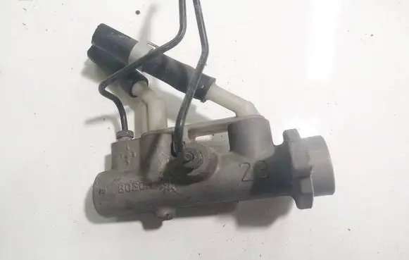 Nissan Almera Tino Master brake cylinder 22157879