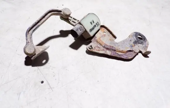 Rear air suspension level height sensor