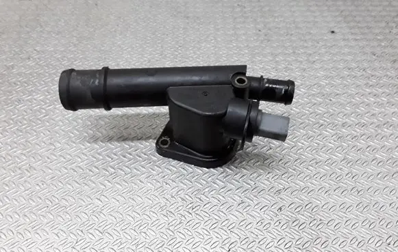 Volkswagen Touran I Engine coolant pipe/hose 038121132G