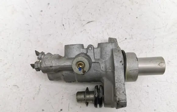 Mercedes-Benz S W221 Master brake cylinder