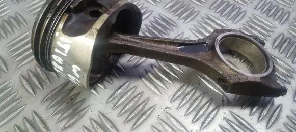 Opel Astra G Piston with connecting rod