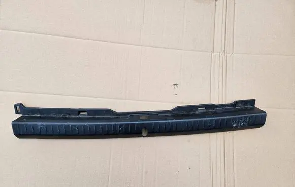 Lexus CT 200H Trunk/boot sill cover protection 64716-76010