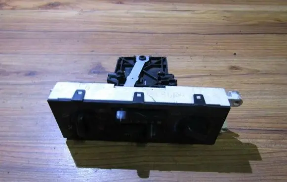 Subaru Forester SF Climate control unit