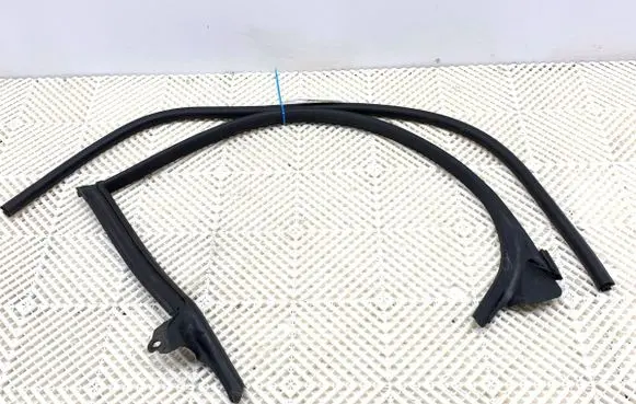 Audi A7 S7 4G Rubber seal front door (on door) 4G8845354