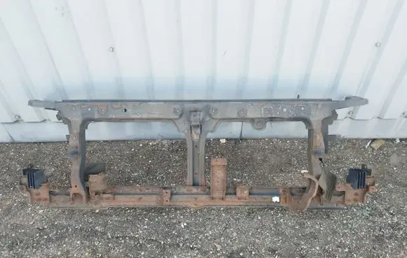 Nissan Navara D40 Radiator support slam panel