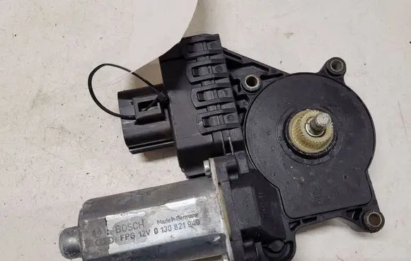 Jaguar S-Type Rear door window regulator motor 0130821949