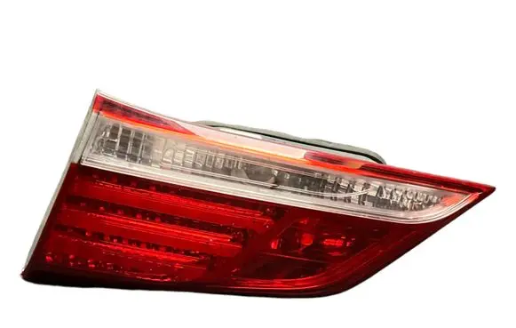 Hyundai i40 Tailgate rear/tail lights 924043Z3