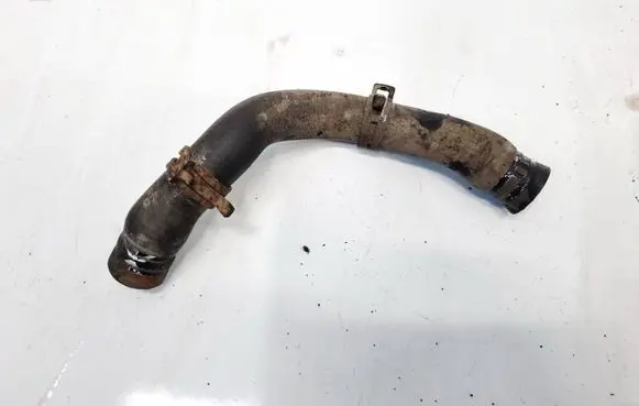 Engine coolant pipe/hose