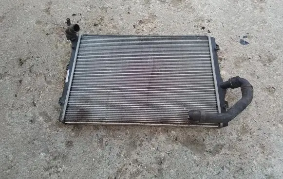 Volkswagen Touran I Coolant radiator 1K0121251N