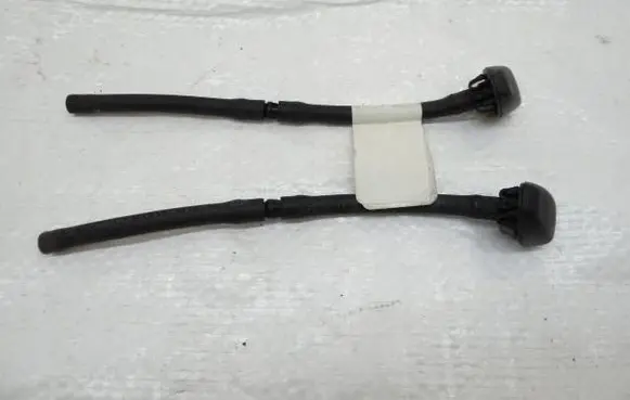 Windshield washer spray nozzle