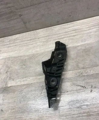 Volkswagen PASSAT B8 Front bumper mounting bracket 3g0807050