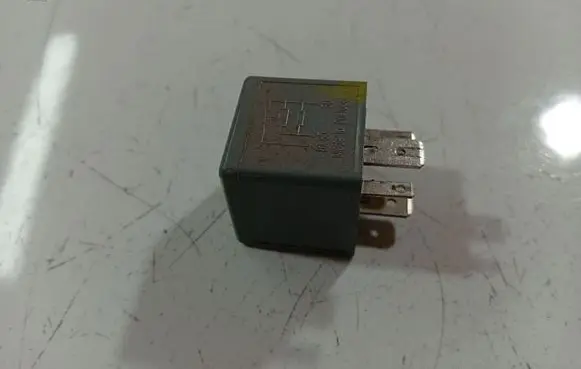 Volkswagen Sharan Other relay 1J0906381A