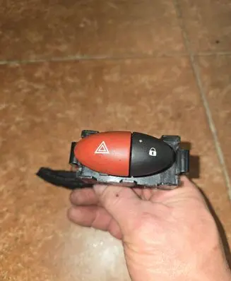 Renault Master III Hazard light switch E3160101