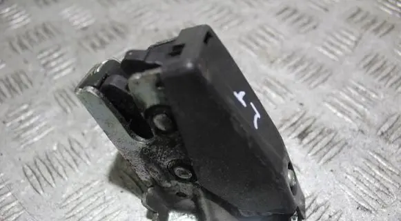 Nissan NV200 Rear door lock 