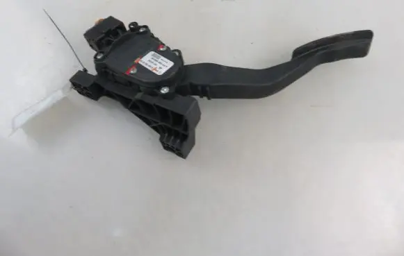 Mitsubishi Colt Accelerator throttle pedal A4543000304