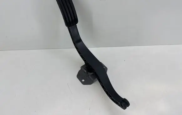 Dacia Sandero Accelerator throttle pedal 11218213