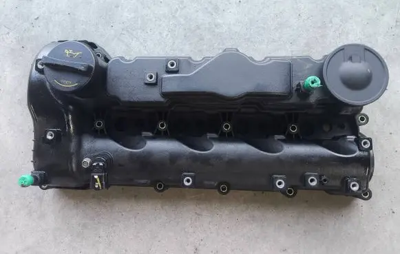 Hyundai Tucson TL Rocker cam cover 22410-2F600