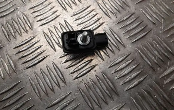 Subaru XV II Airbag deployment crash/impact sensor 98237FL040