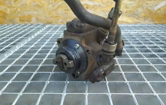 Hyundai Trajet Fuel injection high pressure pump QWQ1234321
