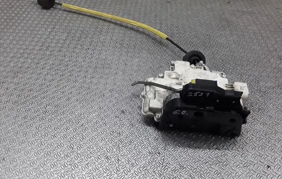 Audi A6 S6 C6 4F Rear door lock 4F0839016
