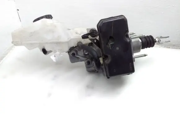 Lexus CT 200H Master brake cylinder 4721033680 244911270668 4727047040