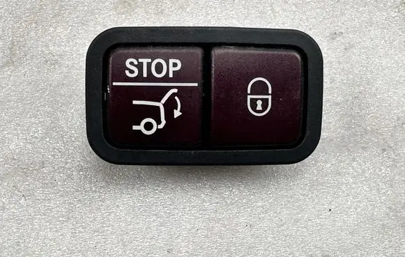 Mercedes-Benz S W222 Tailgate/boot open switch button 2128210551