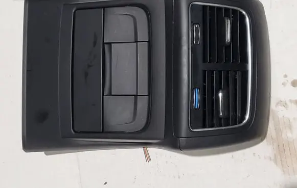 Audi Q5 SQ5 Rear air vent grill 8R0864376B