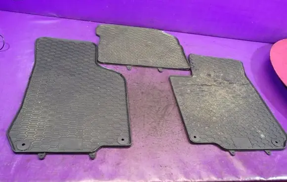 Volkswagen Golf IV Car floor mat set 