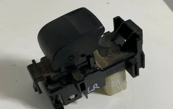 Toyota RAV 4 (XA30) Electric window control switch 8292F76 8481052030