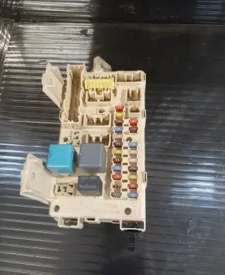 Toyota Avensis T250 Fuse box set 8264105070