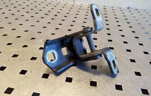Renault Megane II Front door upper hinge