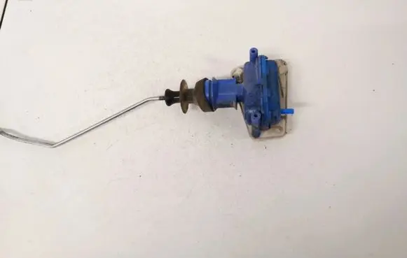 Audi 80 90 S2 B4 Central locking vacuum pump 893862123
