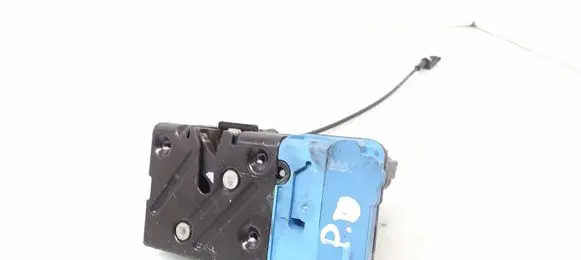 Volvo S80 Front door lock 30699748
