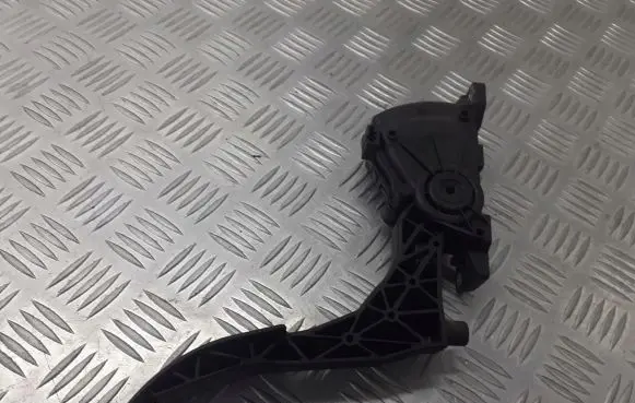 Volkswagen Polo IV 9N3 Accelerator throttle pedal 6Q1721503C