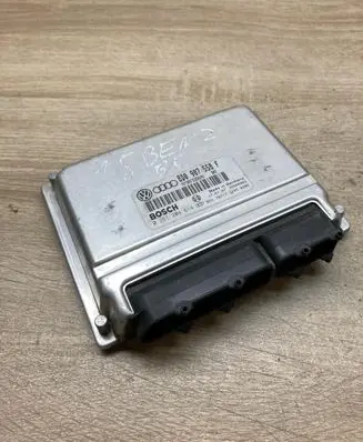 Volkswagen PASSAT B5 Engine control unit/module ECU 8D0907558F 0261204614