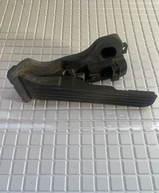 Volkswagen Golf V Accelerator throttle pedal 1K1721503