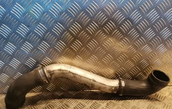 BMW 5 E39 Intercooler hose/pipe 2247967