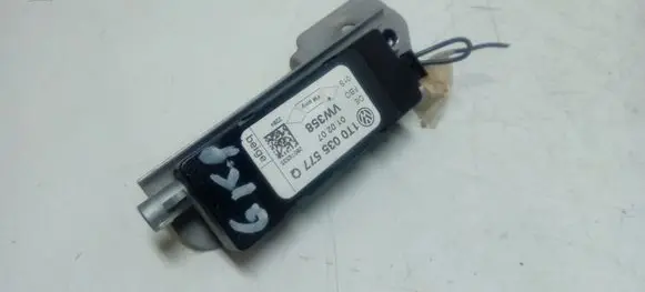 Volkswagen Touran I Aerial antenna amplifier 1T0035577Q