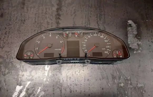 Audi A6 S6 C5 4B Speedometer (instrument cluster) 4B0920931C