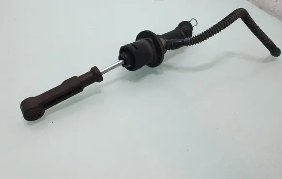 Dacia Sandero II Clutch master cylinder 306104118R