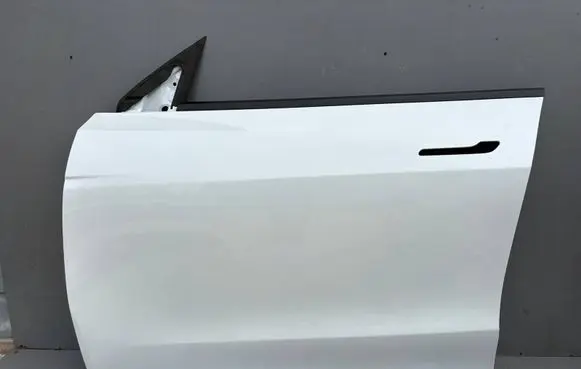Tesla Model Y Front door 149353700D