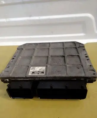 Toyota Auris 150 Engine control unit/module 8966102S30