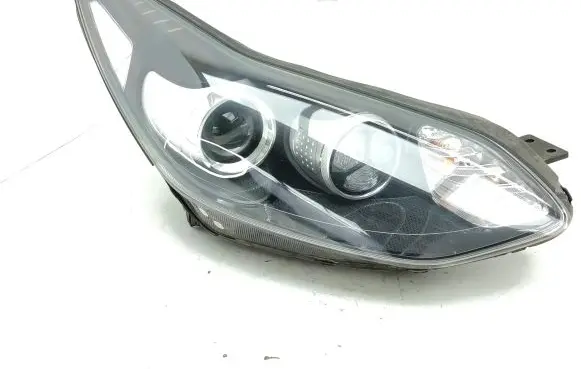 KIA Sportage Headlight/headlamp 92102F1040