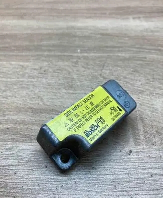 Mitsubishi Carisma Airbag deployment crash/impact sensor MR309224 0285002002