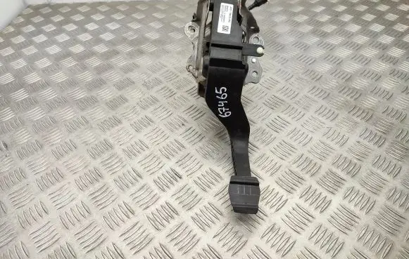 Ford Focus Brake pedal JX617B633RC